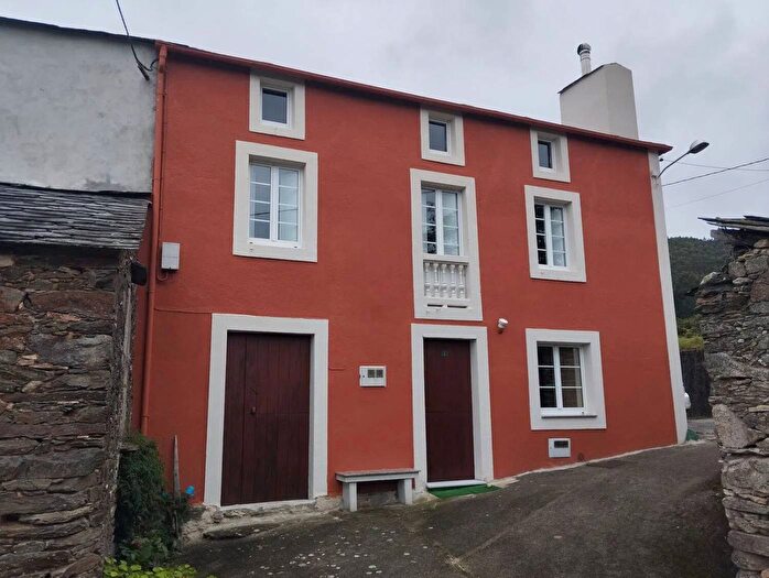 Casa en venta de 4 habitaciones, Galicia, Lugo
