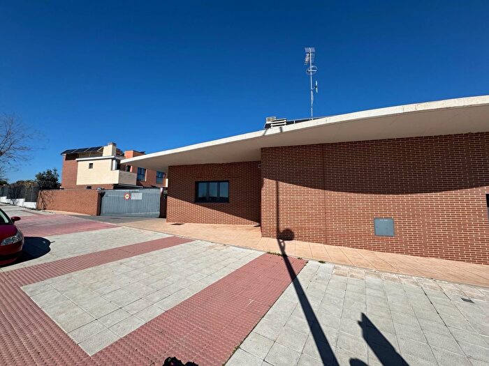 Casa de 3 habitaciones en venta en Perales del Río, Getafe