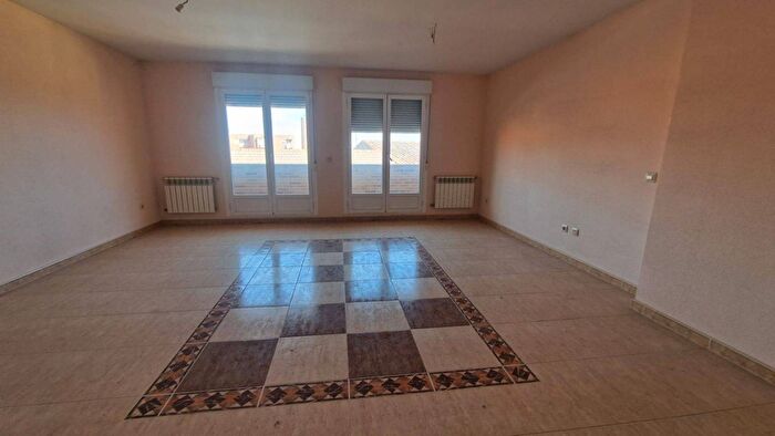Piso de 4 habitaciones en venta en Castilla y León, Salamanca