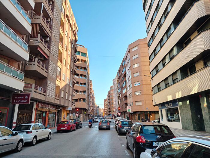 Piso en venta de 3 habitaciones en Feria, Albacete Capital