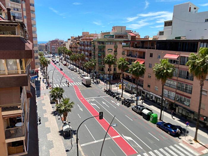 Comunitat Valenciana, Alicante: Piso en venta de 4 habitaciones