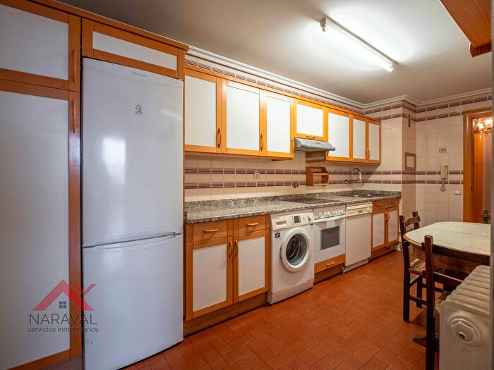 Casas en venta y pisos alquiler - 3