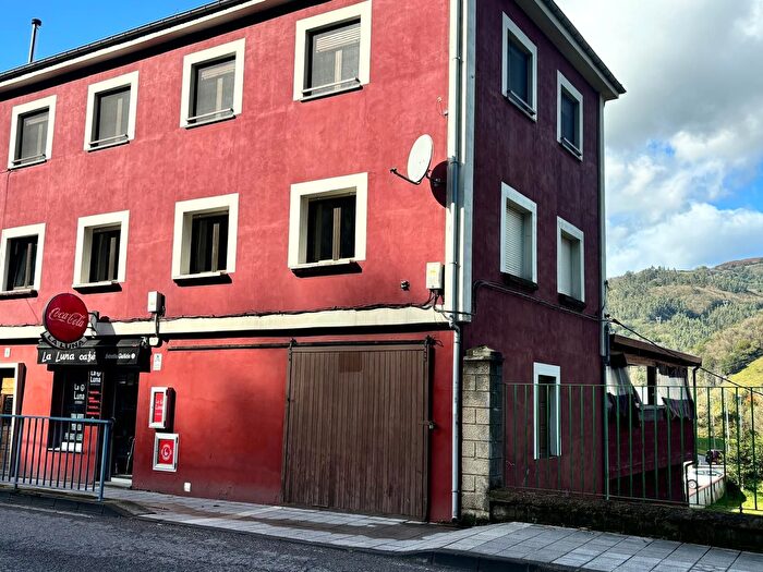 Piso en venta de 3 habitaciones: Santa Marina Polígono, Mieres Asturias