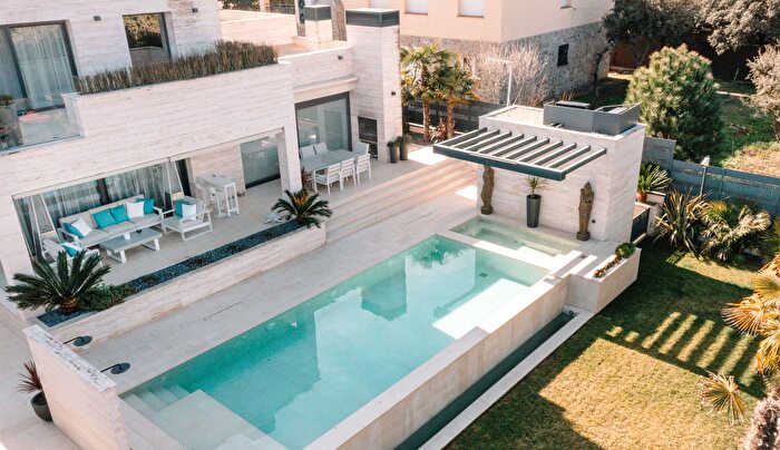 Casa en venta de 4 habitaciones: Sevilla la Nueva, Madrid