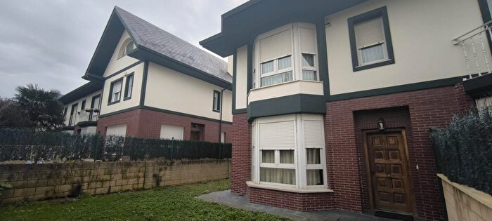 Casa en venta de 4 habitaciones: Abanto y Ciérvanaabanto Zierbena, Bizkaia