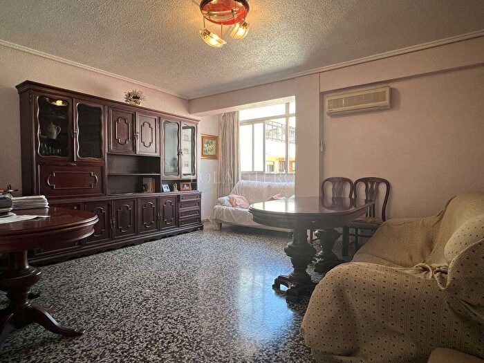 Casas en venta y pisos alquiler - 3