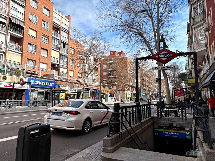 Piso en venta de 1 habitación en Ciudad Lineal, Pueblo Nuevo