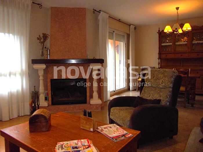 Casas en venta y pisos alquiler - 3