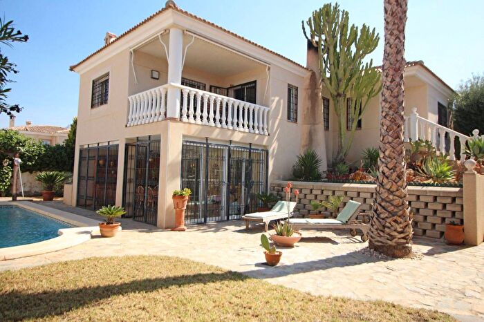 Casa en venta de 4 habitaciones, Comunitat Valenciana, Alicante
