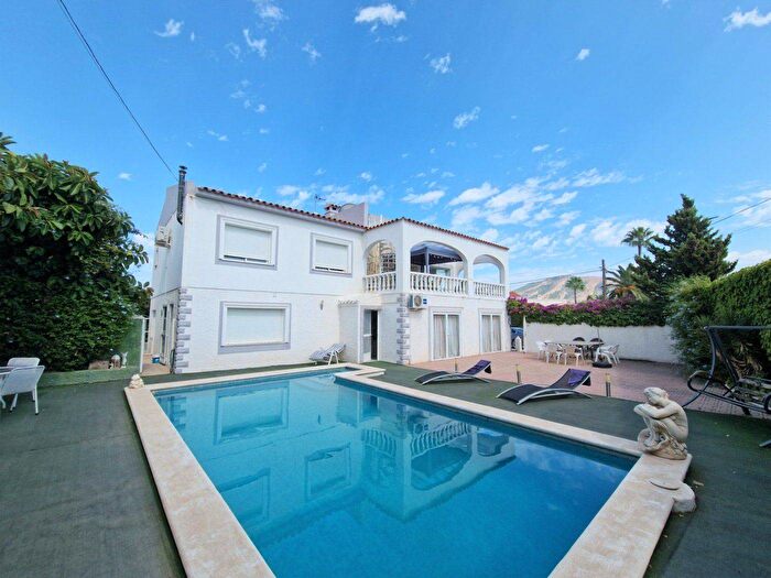 Casa en venta de 5 habitaciones en Comunitat Valenciana, Alicante
