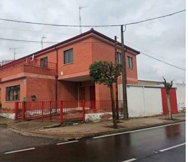 Casa en venta de 4 habitaciones en Mojados, Valladolid