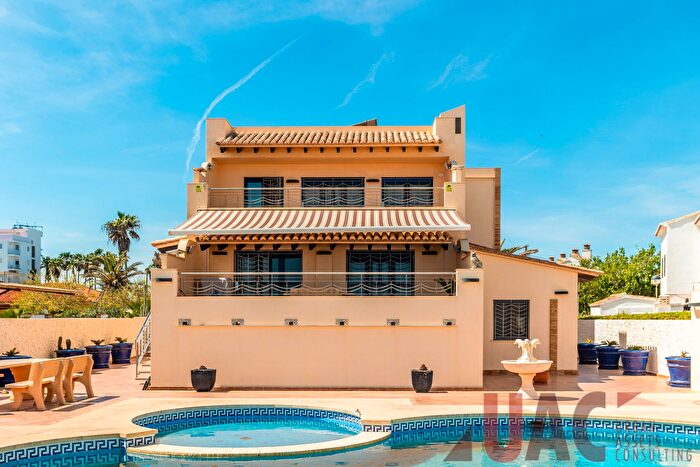 Casa de 4 habitaciones en venta en Pobles del Sud, El Perellonet