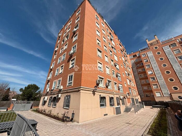 Latina, Aluche: Piso en venta de 4 habitaciones