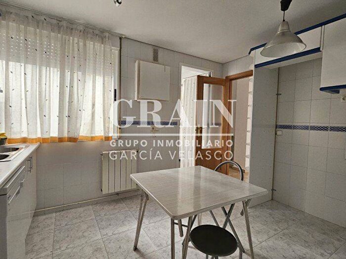 Casas en venta y pisos alquiler - 2