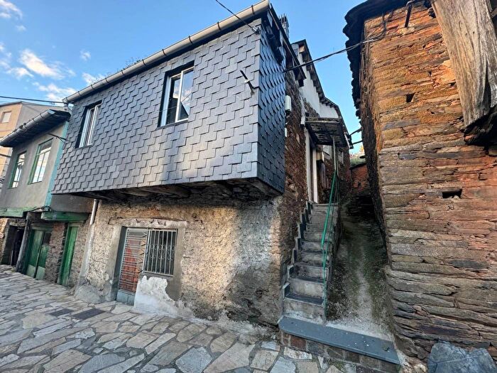 Casa en venta de 3 habitaciones en Galicia, Ourense
