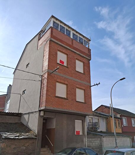 Cubillos del Sil, León: Casa en venta de 6 habitaciones