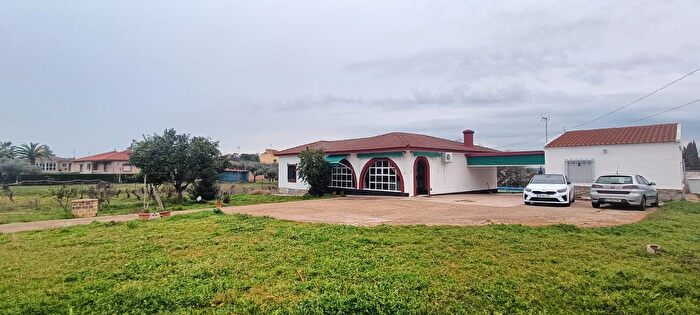 Casa en venta de 5 habitaciones, Carretera de Sevilla Los Montitos, Badajoz Capital
