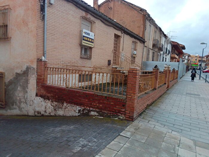 Casas en venta y pisos alquiler - 2