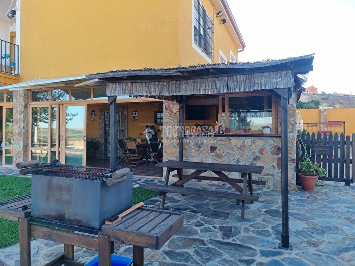 Casas en venta y pisos alquiler - 2