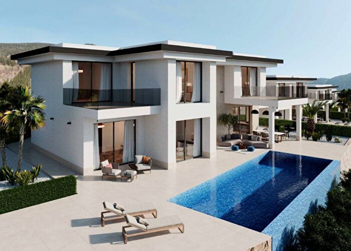 Casa en venta de 4 habitaciones en Comunitat Valenciana, Alicante