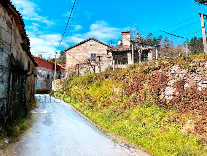 Casa en venta de 3 habitaciones en Campo Lameiro, Pontevedra