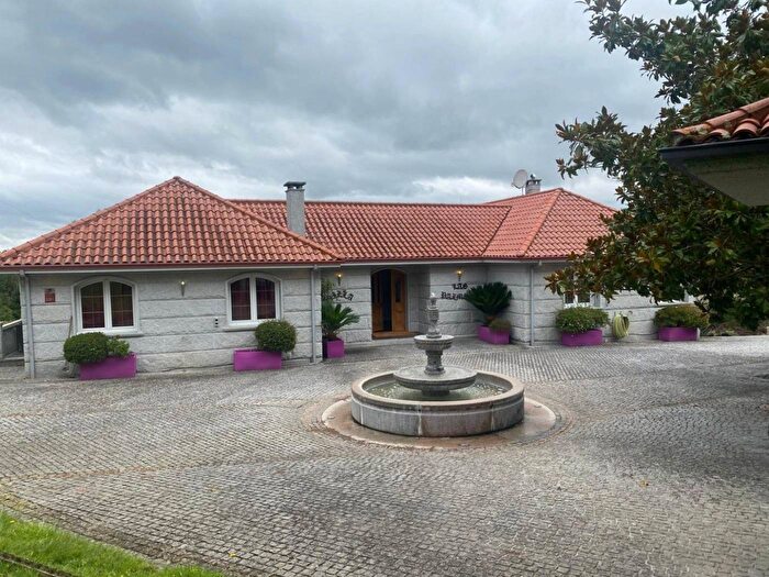 Galicia, Ourense: Casa en venta de 4 habitaciones