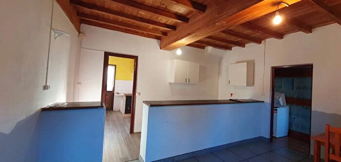 Casas en venta y pisos alquiler - 3