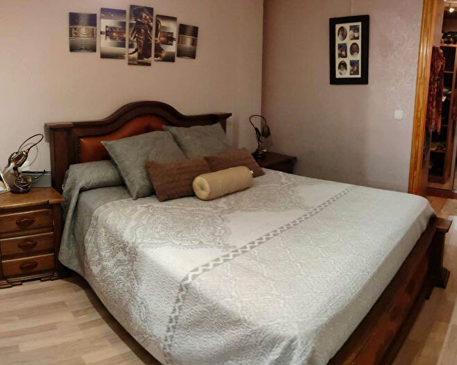 Casas en venta y pisos alquiler - 3