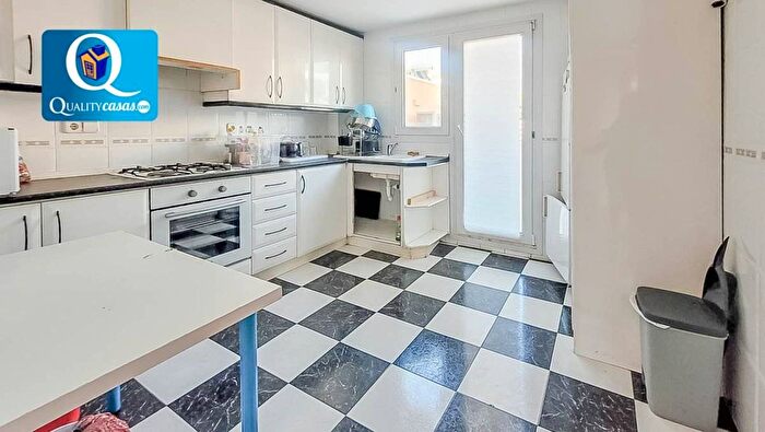 Casas en venta y pisos alquiler - 3