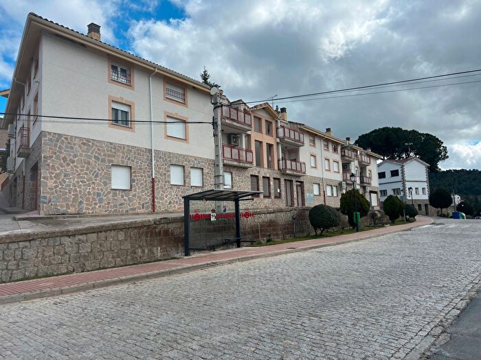 Piso de 3 habitaciones en venta en San Bartolomé de Pinares, Ávila