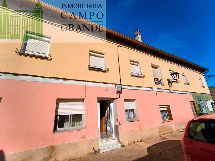 Husillos, Palencia: Casa en venta de 5 habitaciones