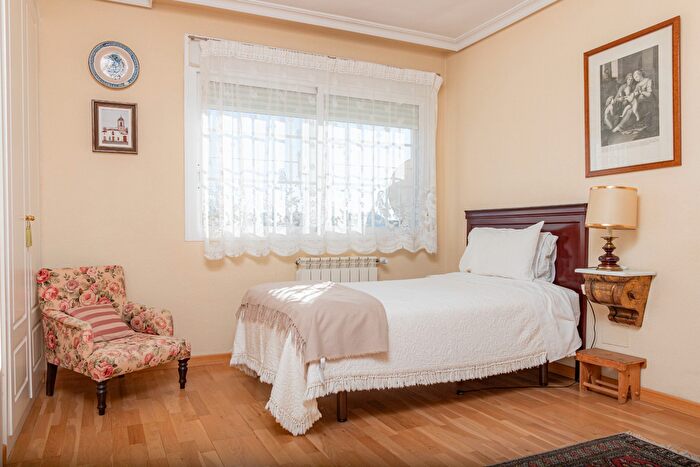 Casas en venta y pisos alquiler - 2
