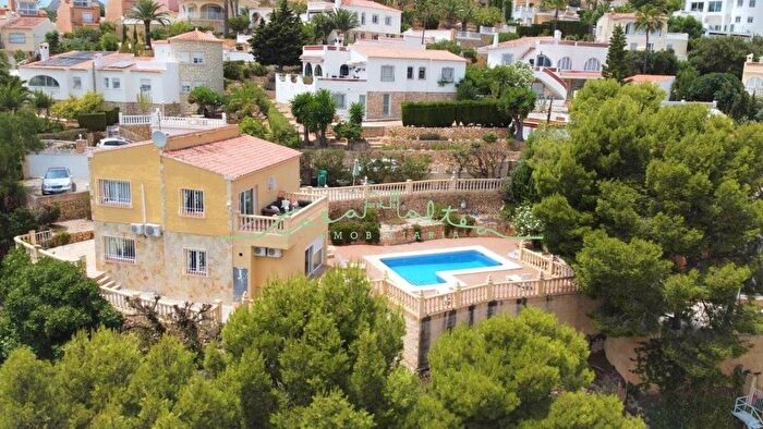 Casa en venta de 4 habitaciones en Comunitat Valenciana, Alicante