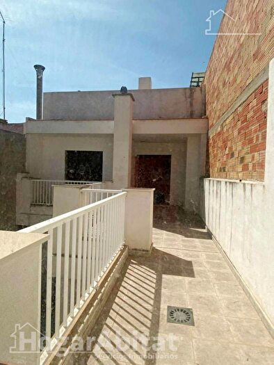 Casas en venta y pisos alquiler - 3
