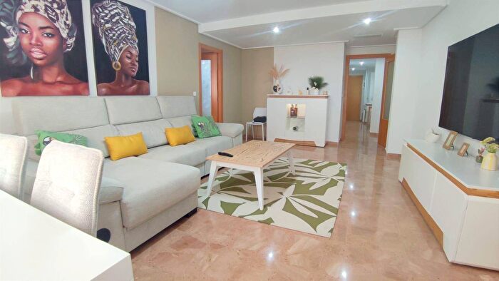 Piso en venta de 3 habitaciones en Comunitat Valenciana, Alicante