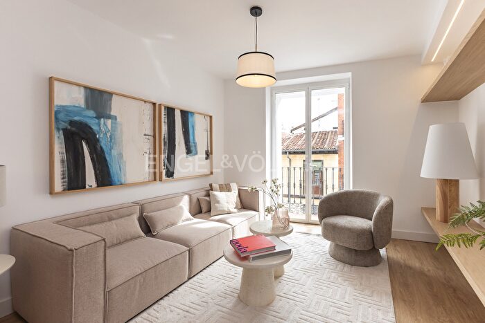 Piso de 3 habitaciones en venta en Centro, Universidad Malasaña
