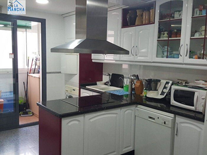 Castilla La Mancha, Albacete: Piso en venta de 5 habitaciones