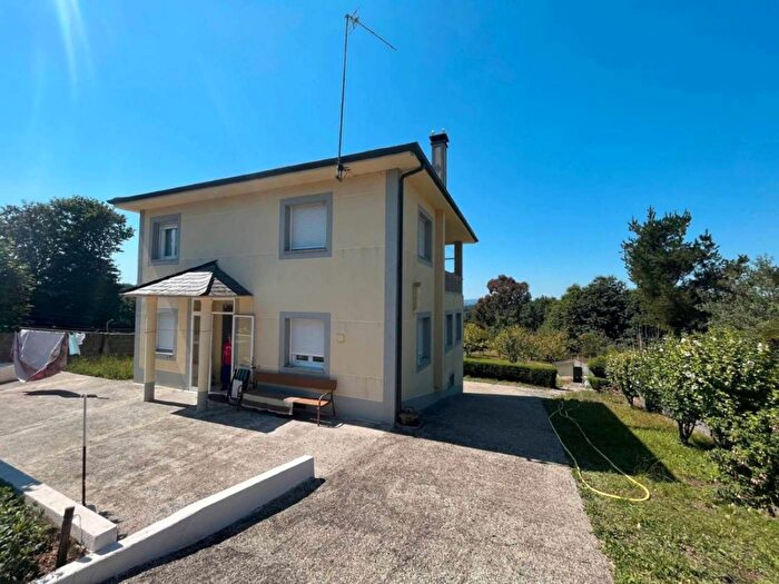 Casa en venta de 4 habitaciones, Galicia, Lugo
