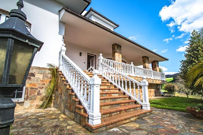 Casas en venta y pisos alquiler - 3
