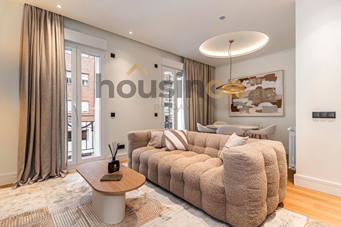 Chamberí, Almagro: Piso en venta de 2 habitaciones