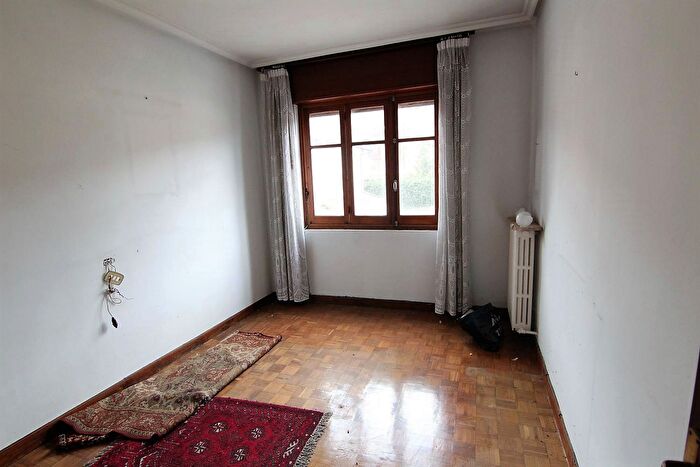 Casas en venta y pisos alquiler - 3