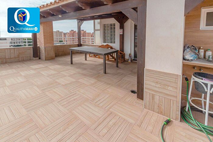 Casa en venta de 4 habitaciones en Comunitat Valenciana, Alicante