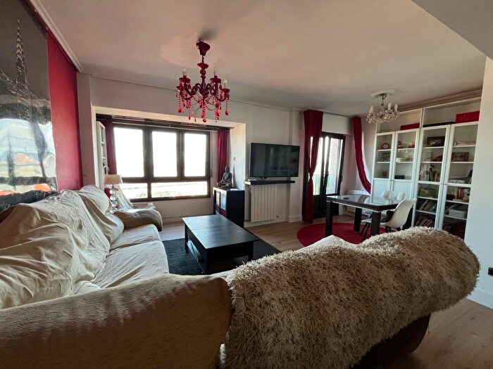 Casas en venta y pisos alquiler - 3