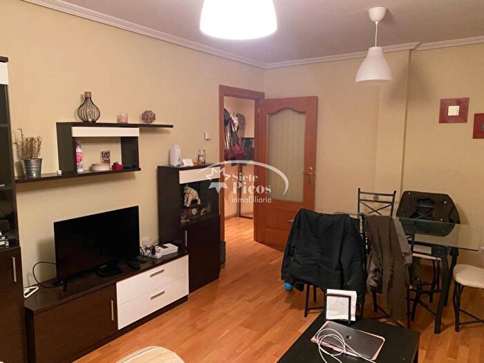 Piso de 3 habitaciones en venta en Castilla y León, Segovia