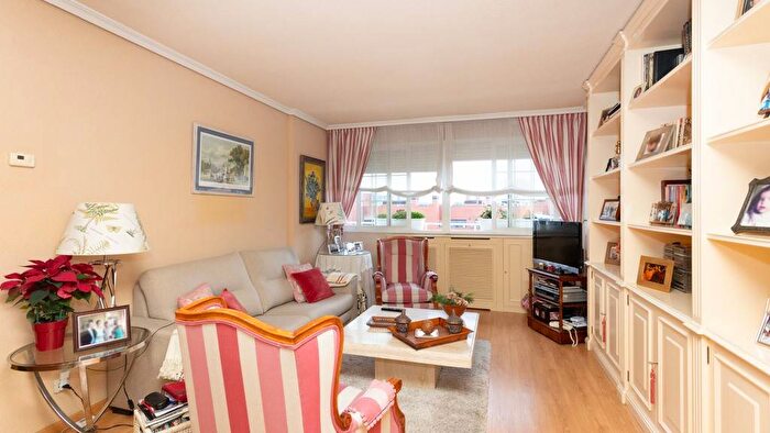 Piso de 3 habitaciones en venta en Comunidad de Madrid, Madrid