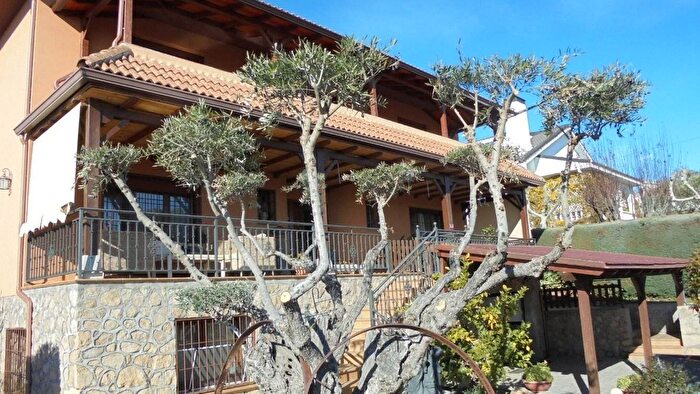 Comunidad de Madrid, Madrid: Casa en venta de 4 habitaciones