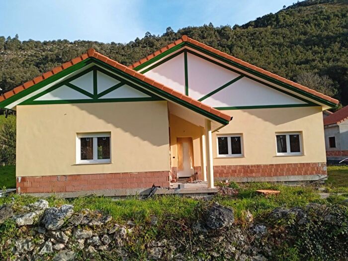 Casa de 4 habitaciones en venta en Voto, Cantabria