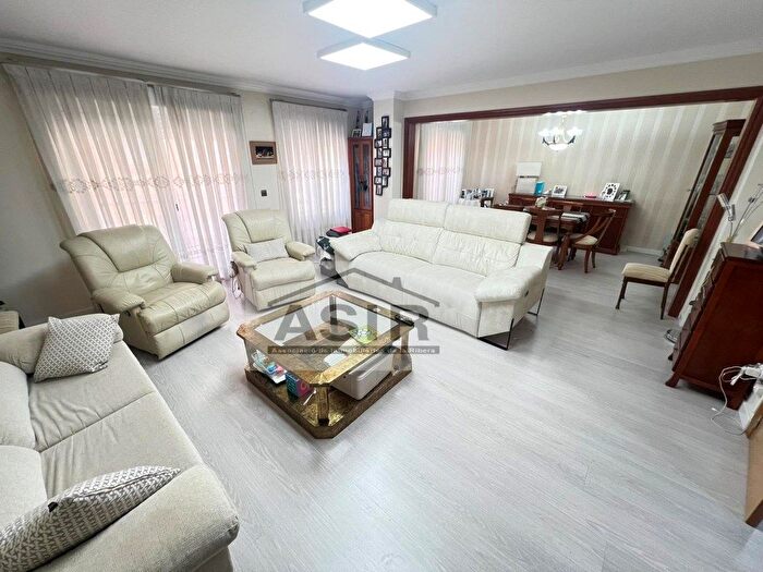 Piso en venta de 4 habitaciones en Casc Urbà, Pere Crespí