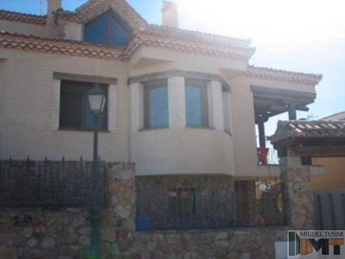 Casa en venta de 4 habitaciones, Castilla y León, Segovia