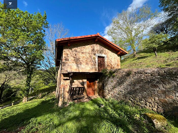 Casa en venta en Santa María de Cayón, Cantabria